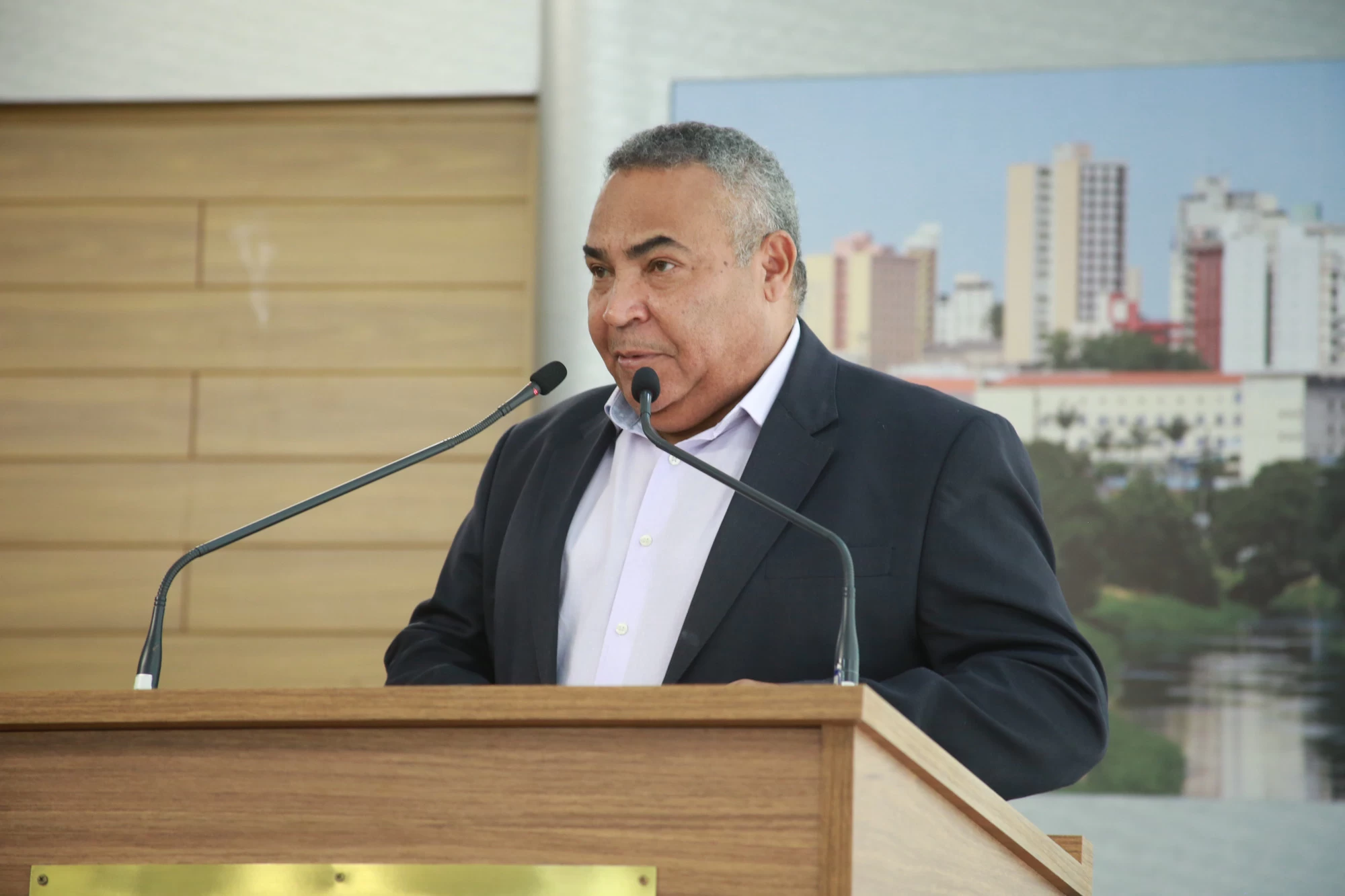 Cláudio Sorocaba solicita ao Executivo operação tapa-buraco em cruzamento do Itanguá