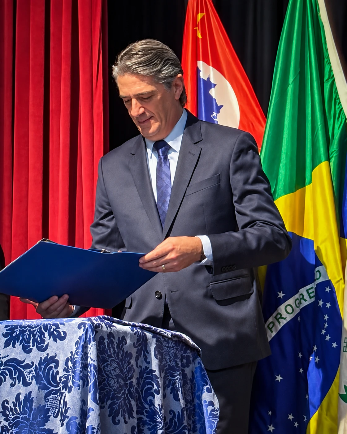 Rogério Pécora assume Prefeitura de Votorantim após transmissão do cargo na Câmara Municipal
