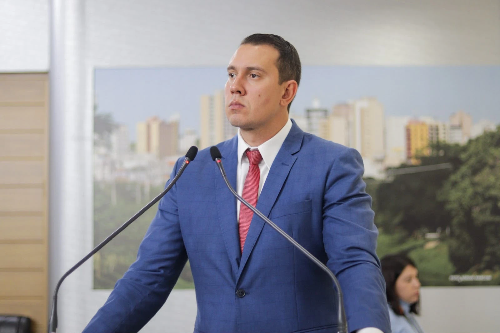 Caio Oliveira cobra providências urgentes para córrego no Jardim Sorocabano