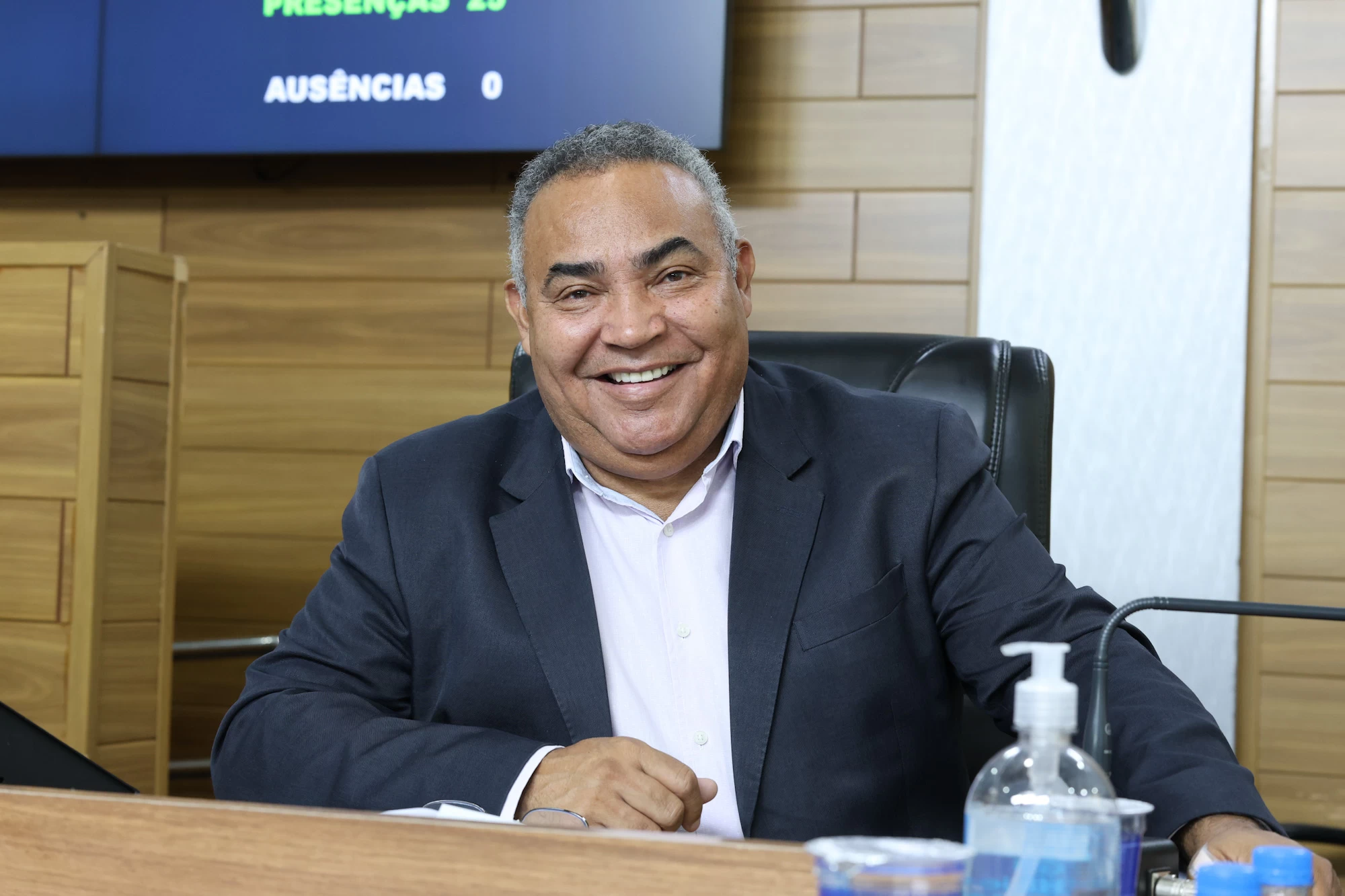 Cláudio Sorocaba solicita implantação de asfalto em rua do Jardim Itapemirim