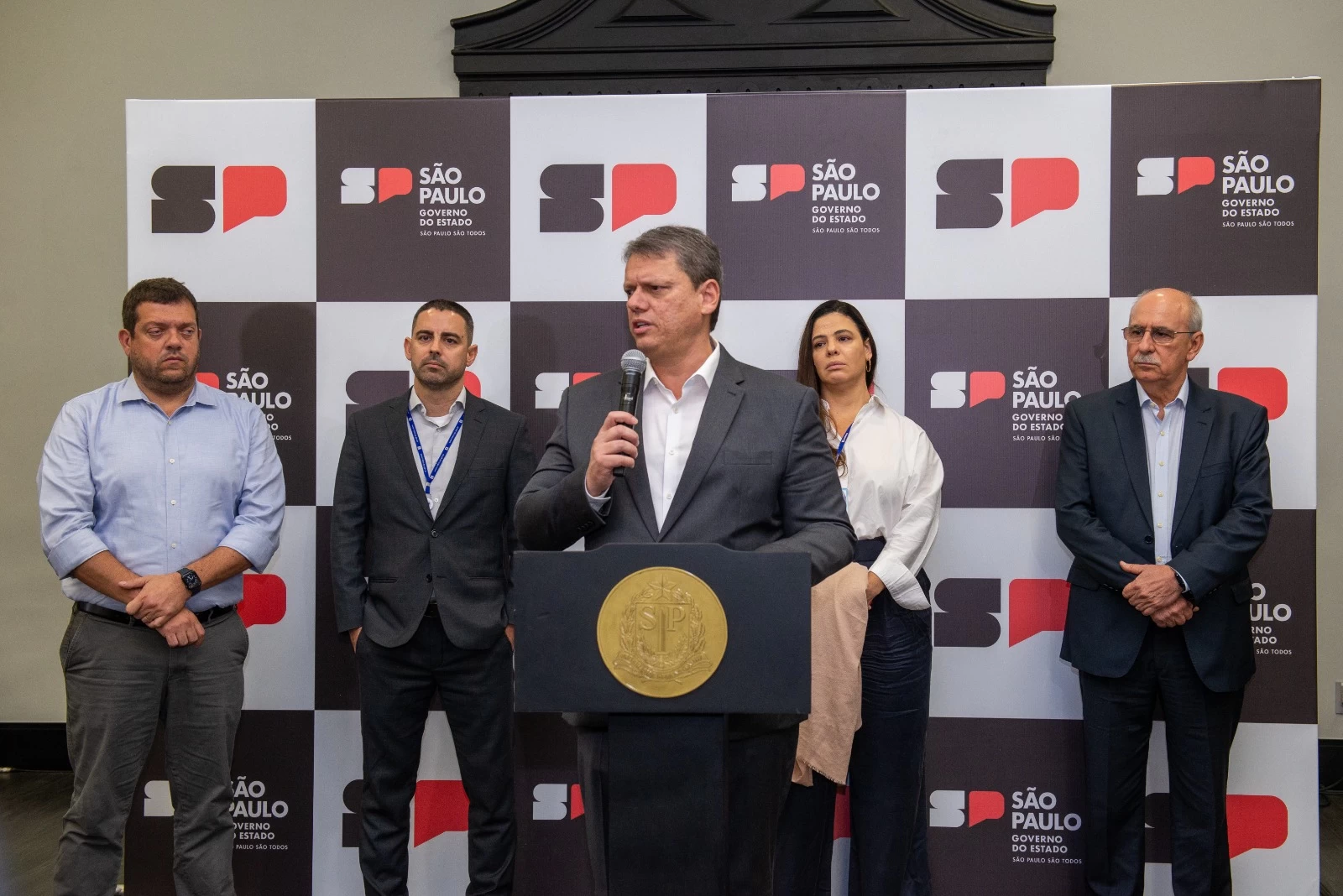 Greve desrespeita decisão da Justiça e penaliza o cidadão, diz governador de São Paulo
