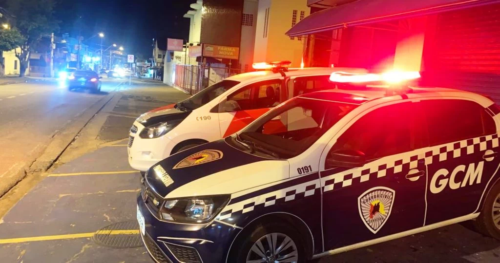Operação integrada GCM, PM e Fiscalização desativa casa de swing e estabelecimento de prostituição na noite deste sábado (18)