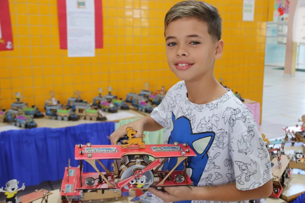 Escola da rede municipal realiza Feira Cultural dirigida à comunidade do Jardim Renascer
