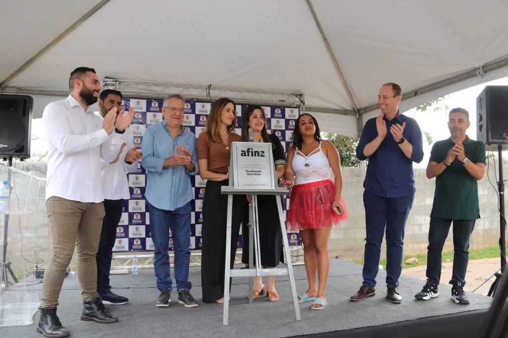 Prefeitura entrega obras e melhorias da área de lazer do CDHU no Cajuru