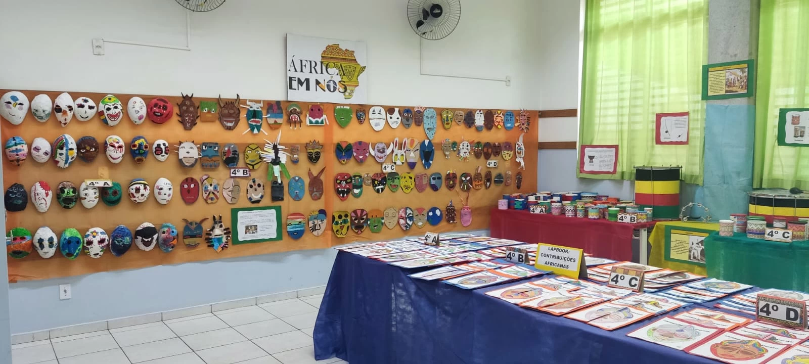 Teatro com temática da cultura africana é destaque entre as atividades alusivas ao Mês da Consciência Negra nas escolas municipais