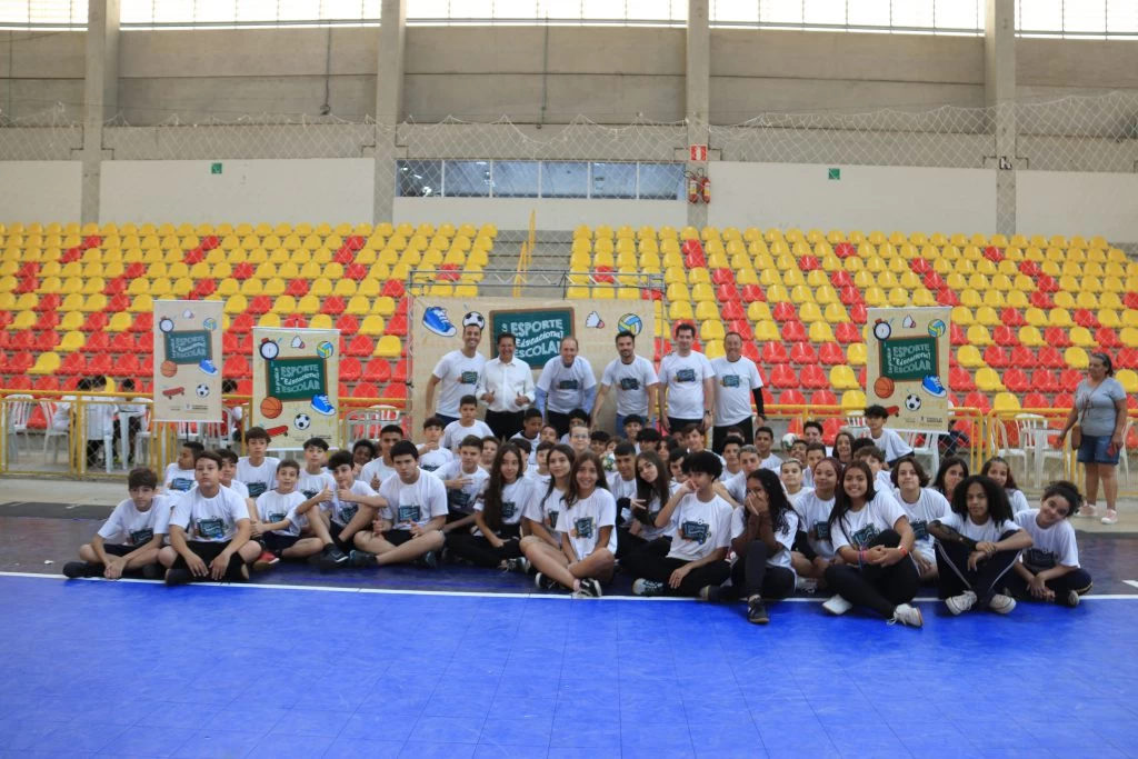Projeto “Eu Pratico Esporte Educacional Escolar” da rede municipal recebe o craque Falcão na Arena Sorocaba