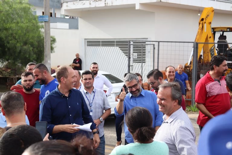 “Prefeitura de bairro em bairro” atende demandas dos moradores e anuncia melhorias no Jardim Santa Marta
