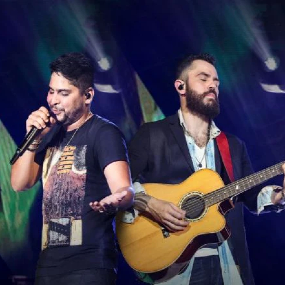 Dupla Jorge e Mateus se apresenta nesta quinta na Festa Junina