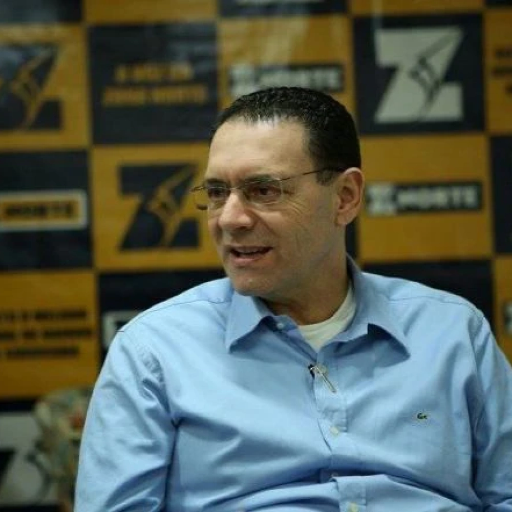 Durante visita ao Jornal Z Norte, Vitor Lippi afirma que não deseja ser prefeito novamente e pede renúncia de Dilma