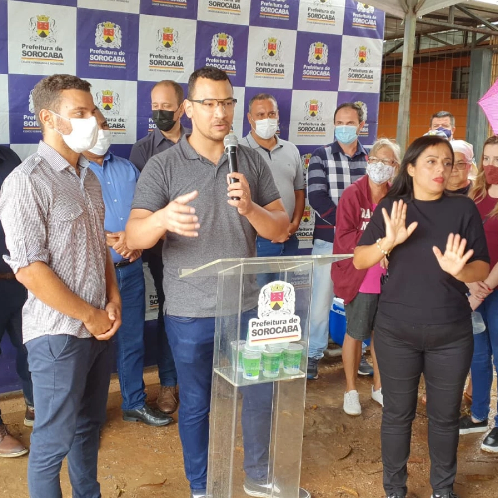 Dylan Dantas prestigia inauguração de obras no bairro Ipanema do Meio