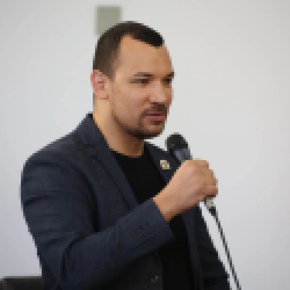 Dylan Dantas solicita que portões das escolas sejam abertos 15 minutos antes do horário das aulas
