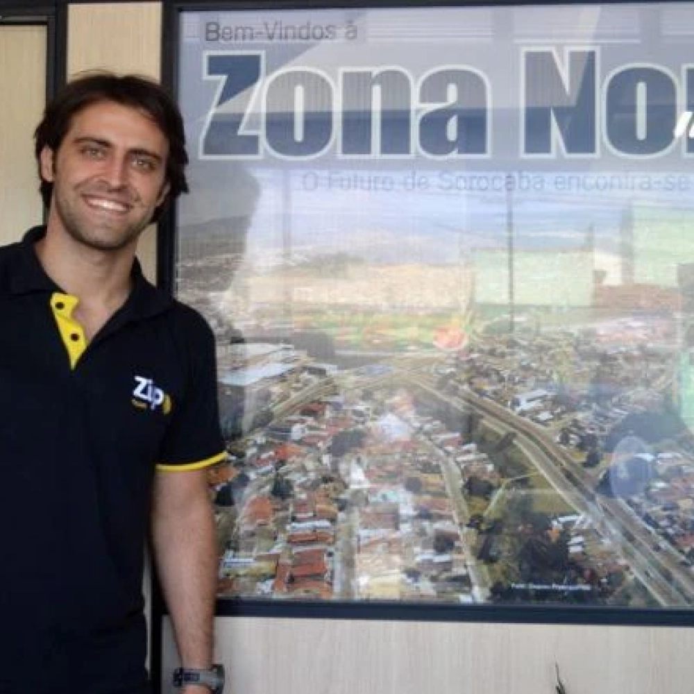 Em visita ao Z Norte, Átila Abreu se diz confiante com vitória na etapa final da Stock Car