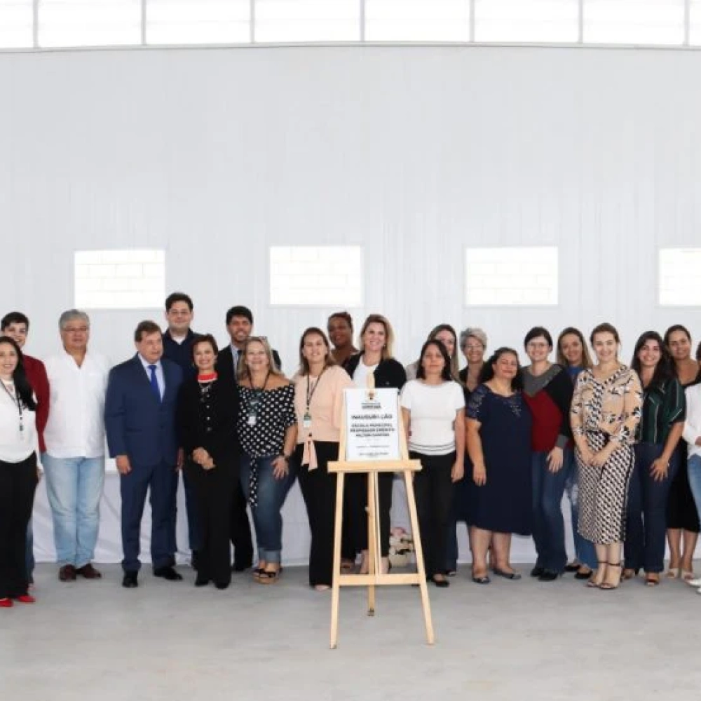 Escola Municipal é inaugurada no Wanel Ville