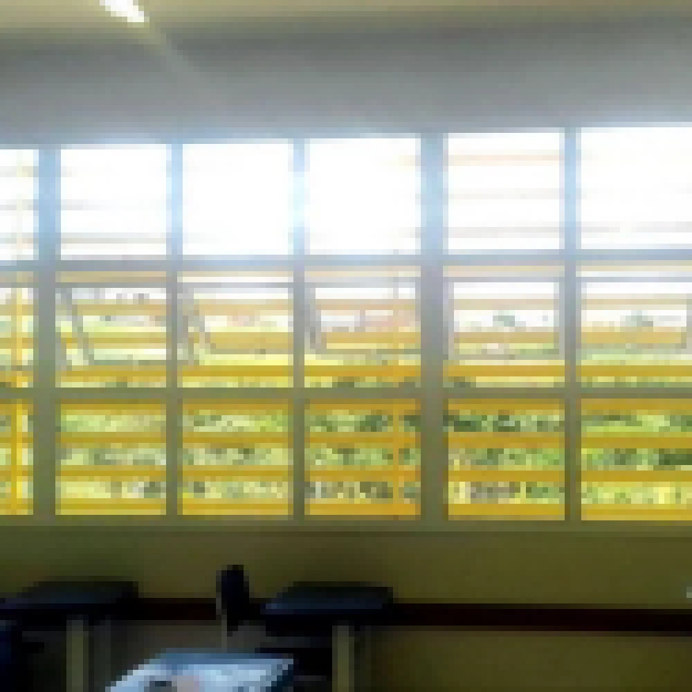 Escola sem cortinas preocupa pais no Aparecidinha