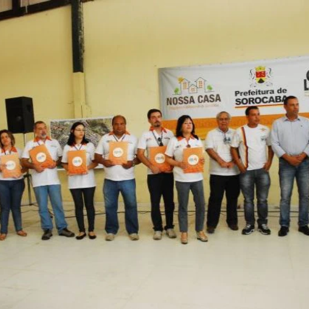 Escrituras de casas das Vilas Sabiá, Zacarias e João Romão são entregues