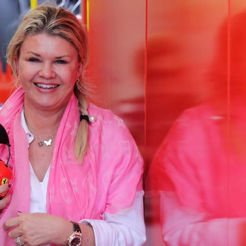 Esposa de Schumacher diz que ex-piloto está “diferente, mas aqui”