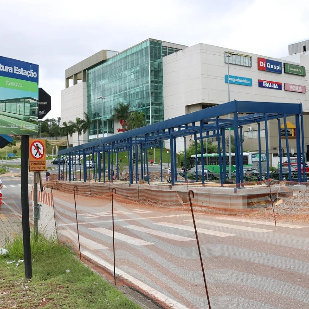 Estação de Integração Itavuvu já ganha primeiros pilares