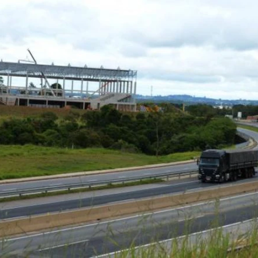 Estrutura metálica da Arena Multiuso já está concluída