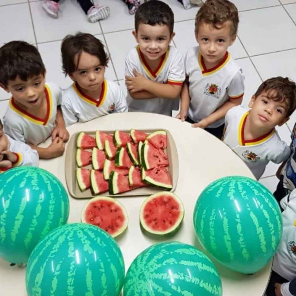 Estudantes do CEI-97 realizam atividade de plantio de melancias