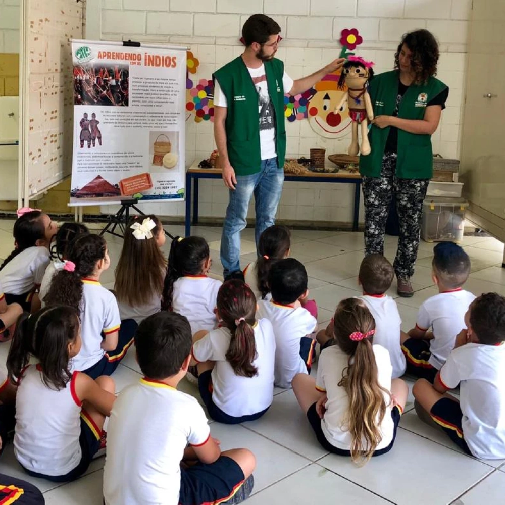 Fantoche Curumim apresentou curiosidades sobre as crianças indígenas no CEI-51