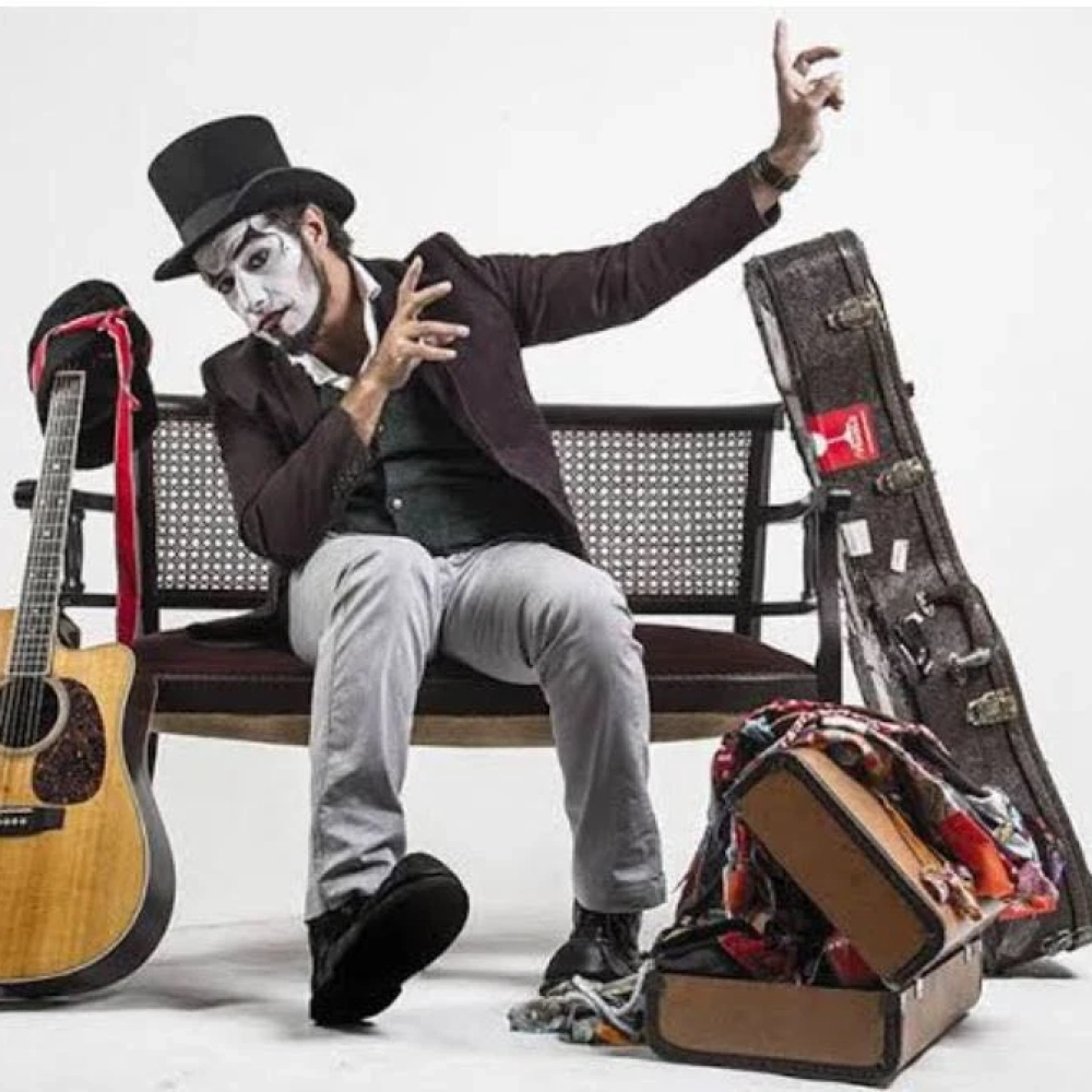 Fernando Anitelli, do Teatro Mágico, fará show gratuito no dia 15 de agosto no Campolim