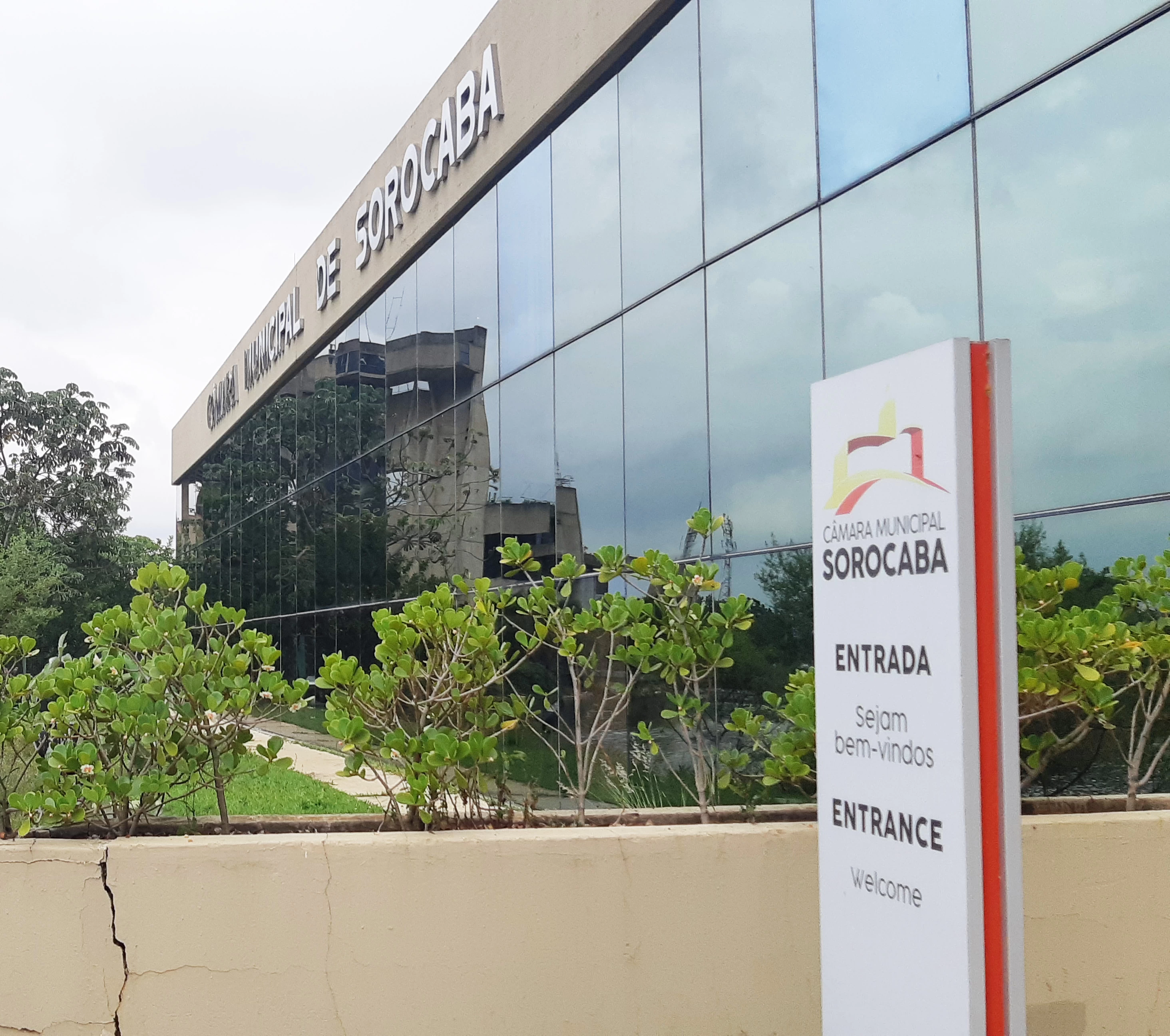 Vereadores querem aumentar salário da próxima legislatura para R$ 18 mil reais