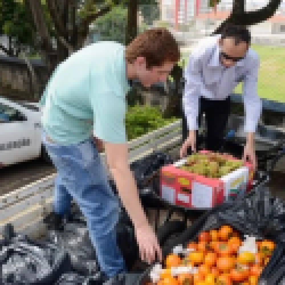Fiscalização apreende uma tonelada de frutas no centro e vai apertar o cerco contra ambulantes