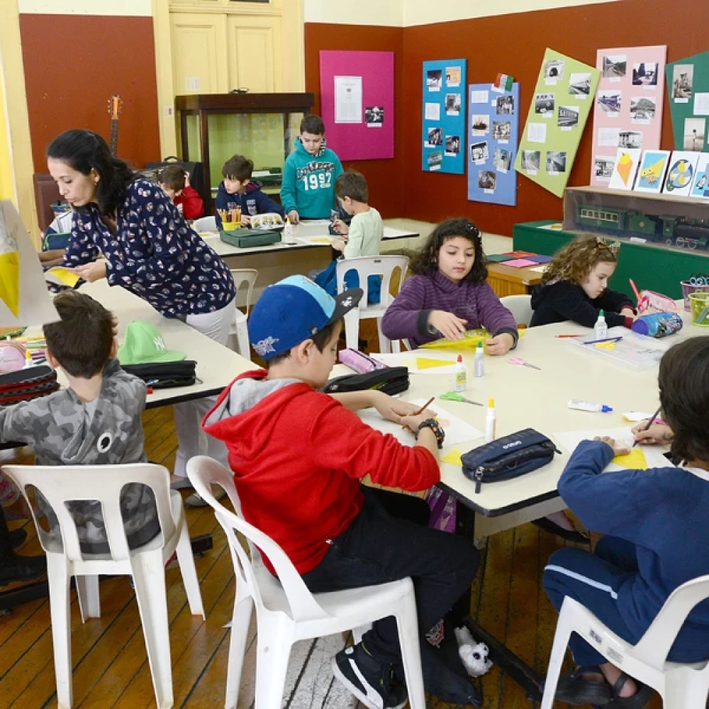Folclore brasileiro é tema da Oficina de Dobraduras da Biblioteca Infantil desta semana