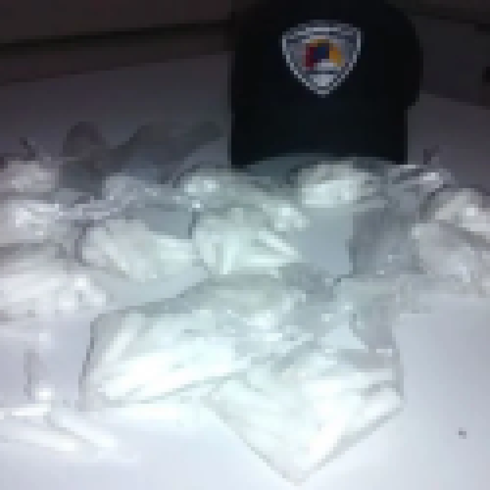 GCM detém homem com 201 porções de cocaína próximo à Escola no Parque das Laranjeiras