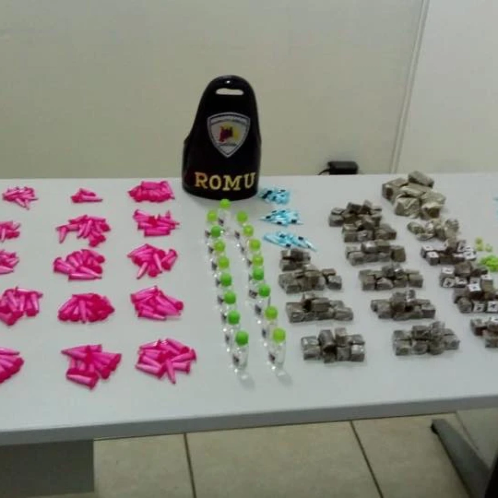 GCM detém traficante que vendia drogas em passarela de pedestres