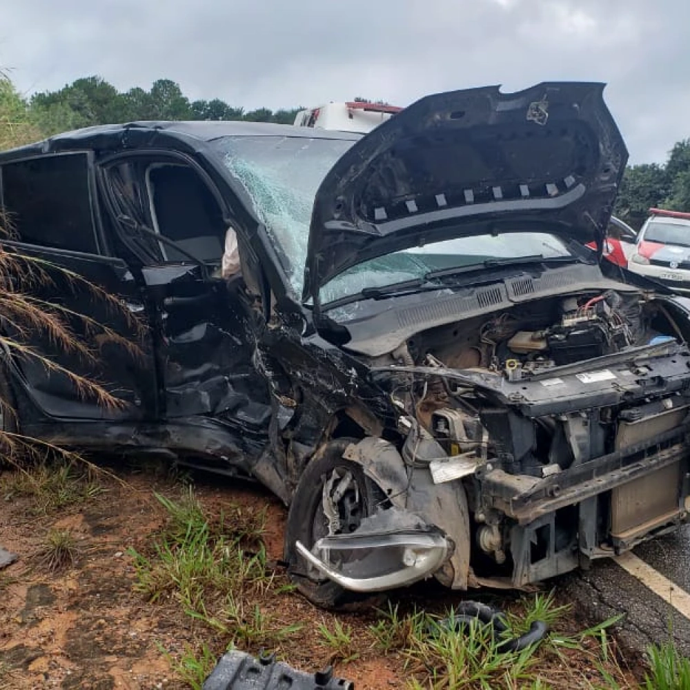 Grave acidente deixa quatro pessoas feridas na estrada Sorocaba-Iperó