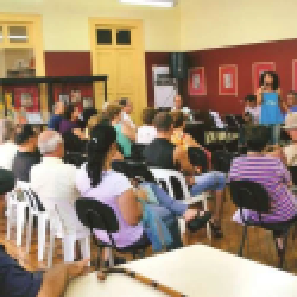 Grupo Entre Amigos se apresenta na Biblioteca Infantil e no Campolim