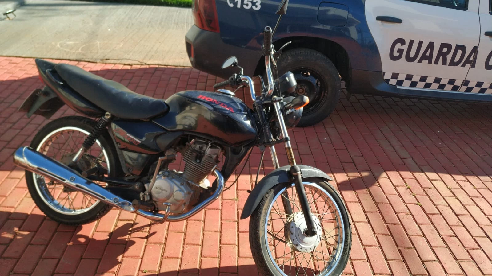 Guarda Civil de Iperó apreende moto com emplacamento inexistente e a numeração do chassi suprimida