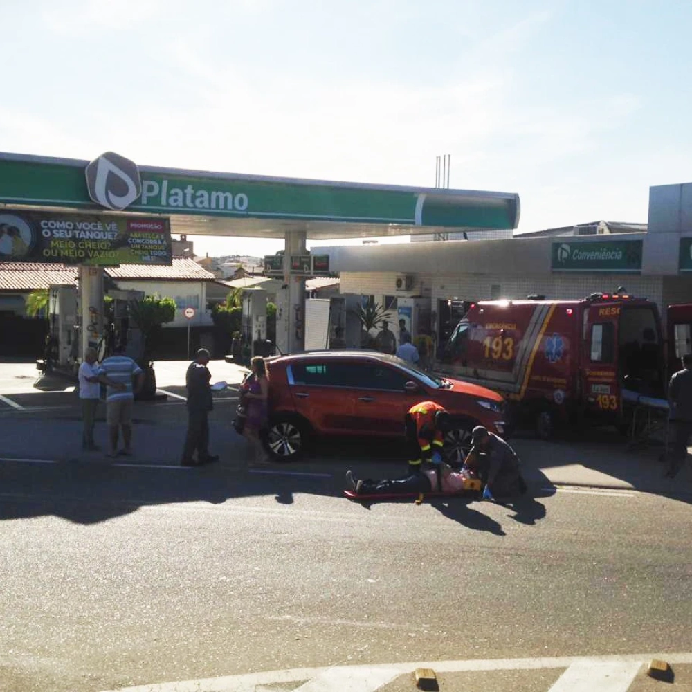 Homem é atropelado em cruzamento na Vila Haro; moradores culpam falta de sinalização por acidentes recorrentes