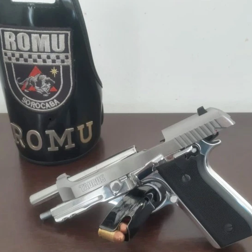 Homem é detido com arma de fogo furtada