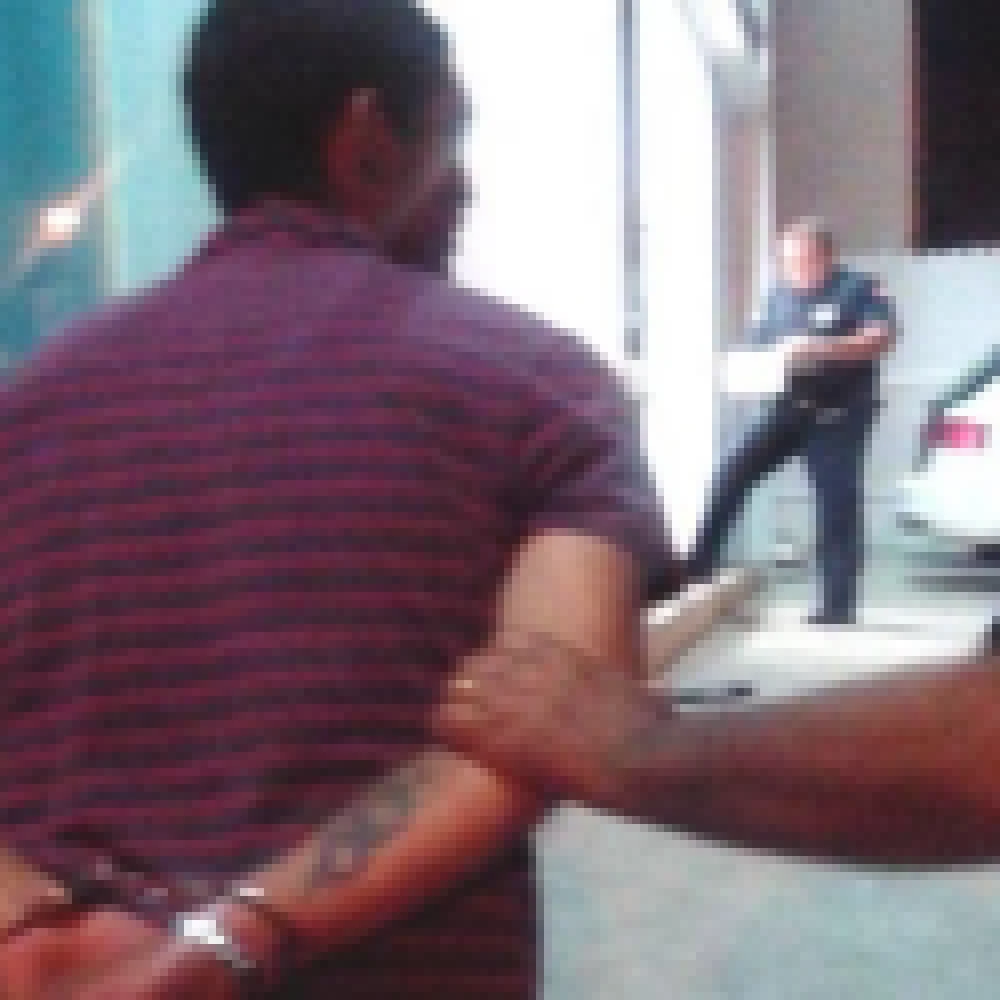 Homem é detido em flagrante pela GCM após denúncia de “Vizinho Vigilante”