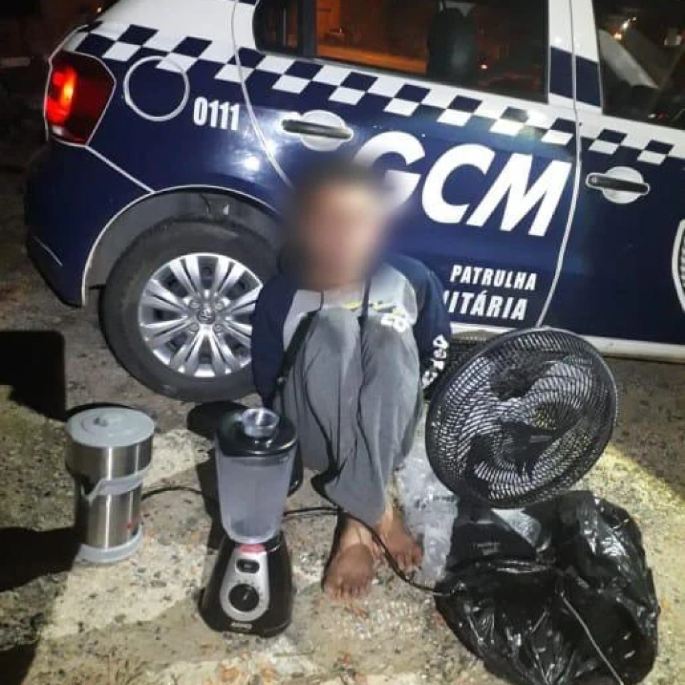 Homem é preso ao tentar furtar CEI