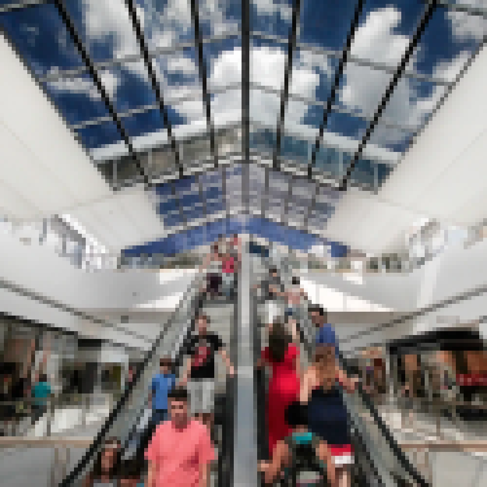 Iguatemi Esplanada inicia campanha PromoLovers com descontos de até 50%