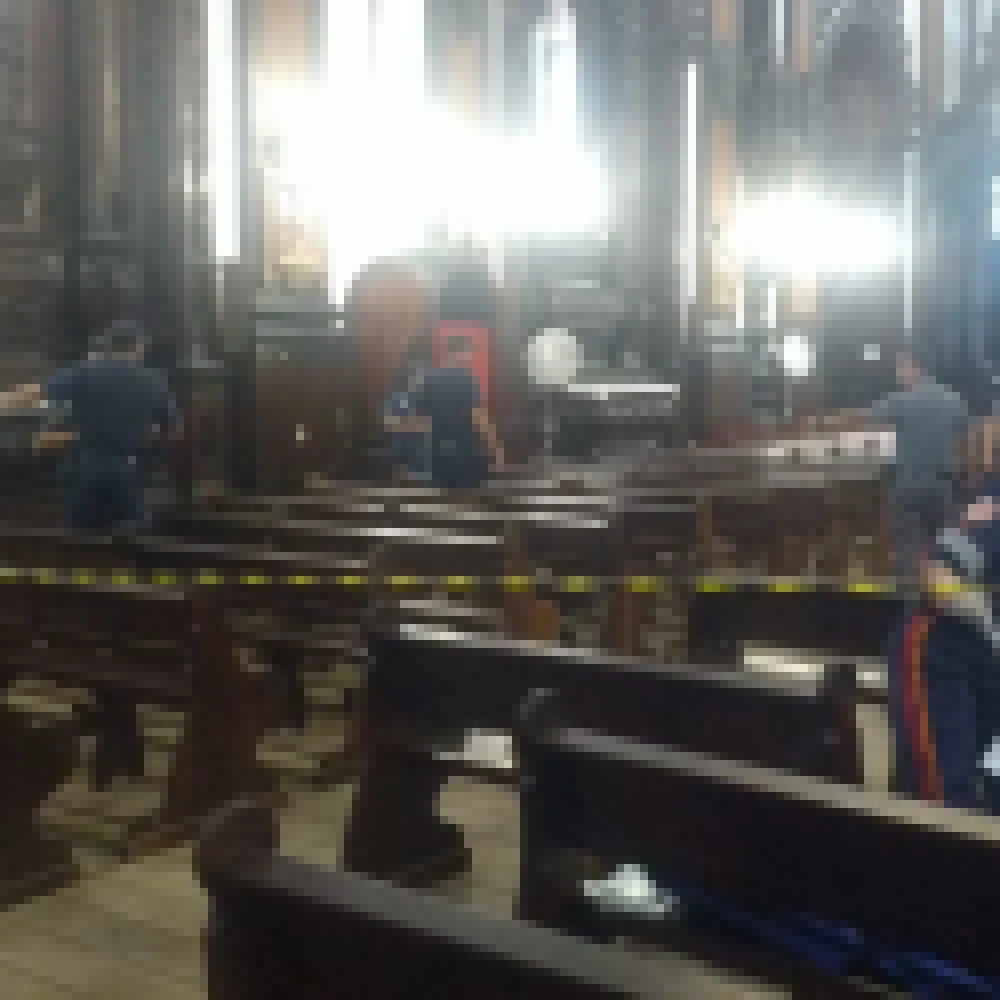 Homem invade catedral de Campinas, mata quatro pessoas e comete suicÃ­dio