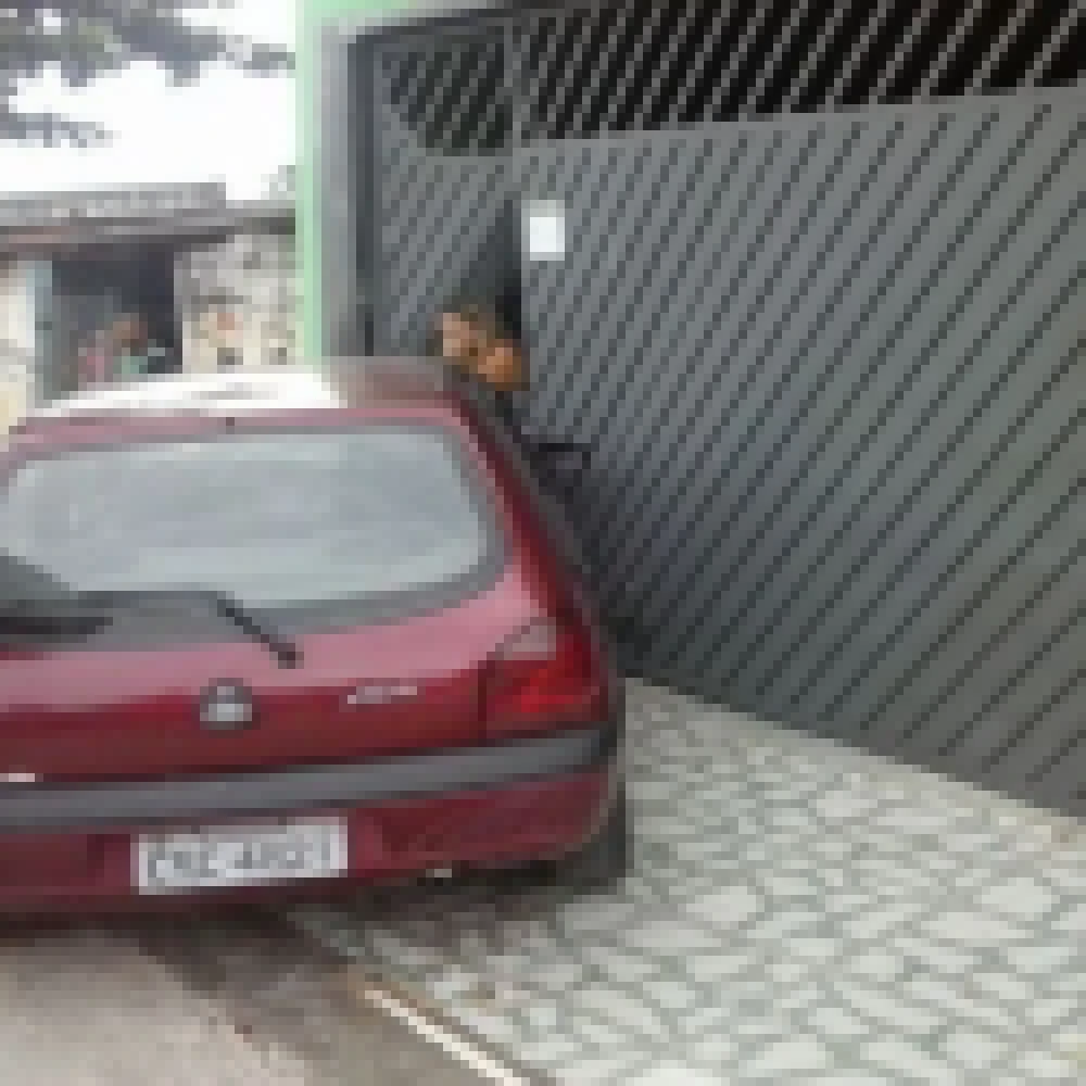 Homem bate carro em residÃªncia no Parque SÃ£o Bento