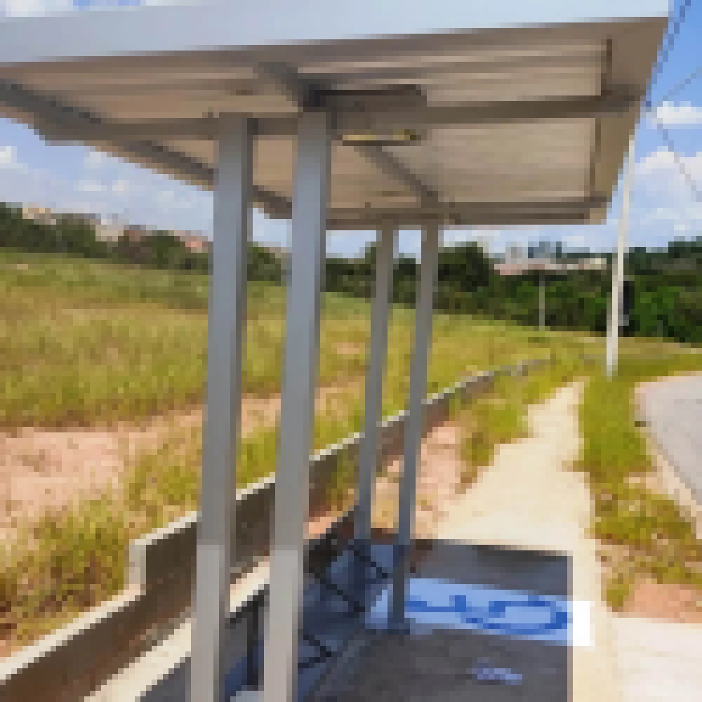 Urbes adota novo modelo de abrigo de Ã´nibus equipado com painel solar