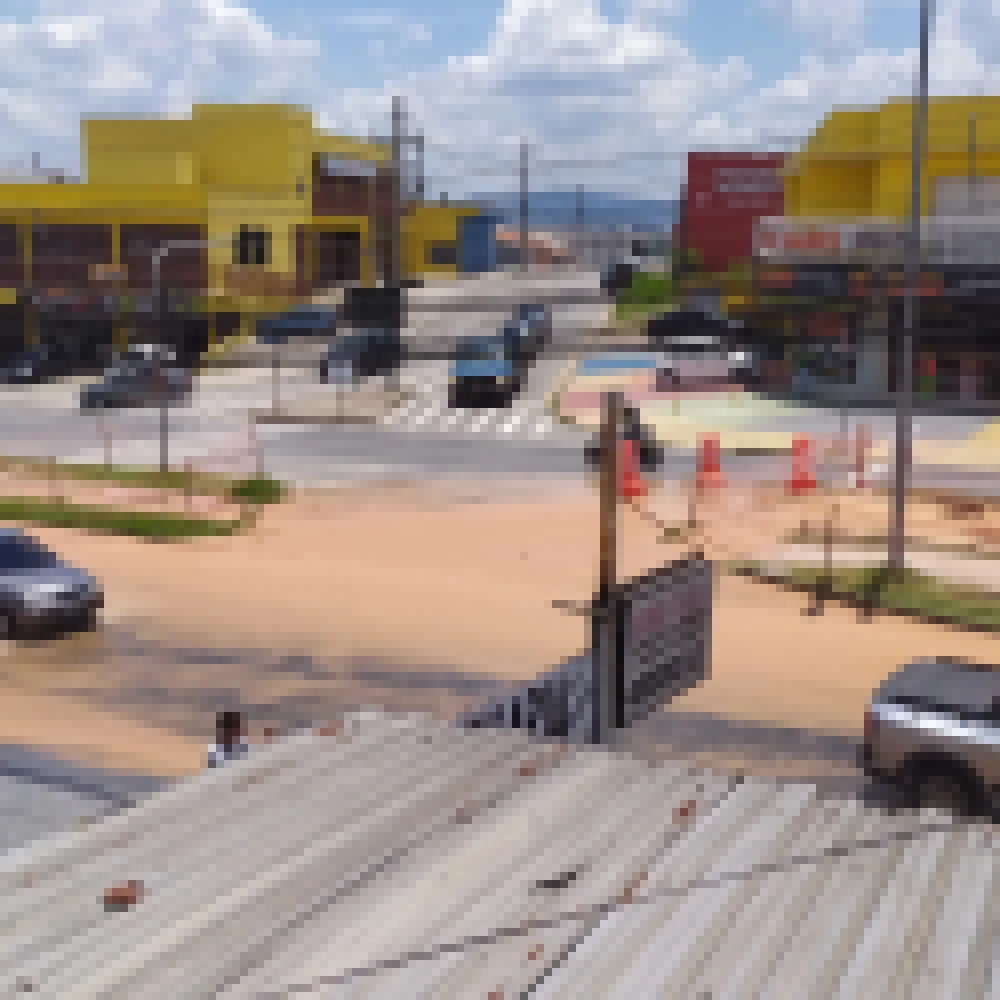 TERCEIRA VEZ! Adutora Ã© rompida por mÃ¡quina do BRT e inunda parte da avenida Itavuvu