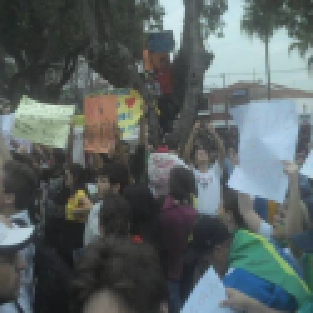 Acompanhe as imagens da ManifestaÃ§Ã£o que estÃ¡ ocorrendo hoje em Sorocaba