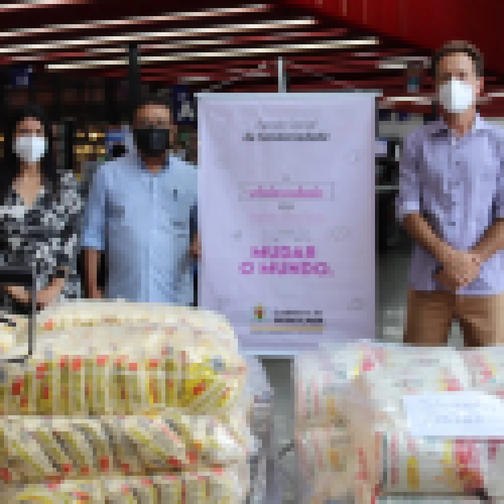 Higa Atacado doa duas toneladas de alimentos ao Fundo Social de Solidariedade