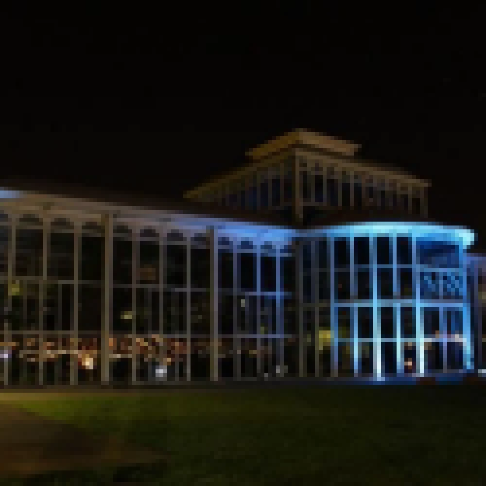 Palacete de Cristal do Jardim BotÃ¢nico estÃ¡ com iluminaÃ§Ã£o especial
