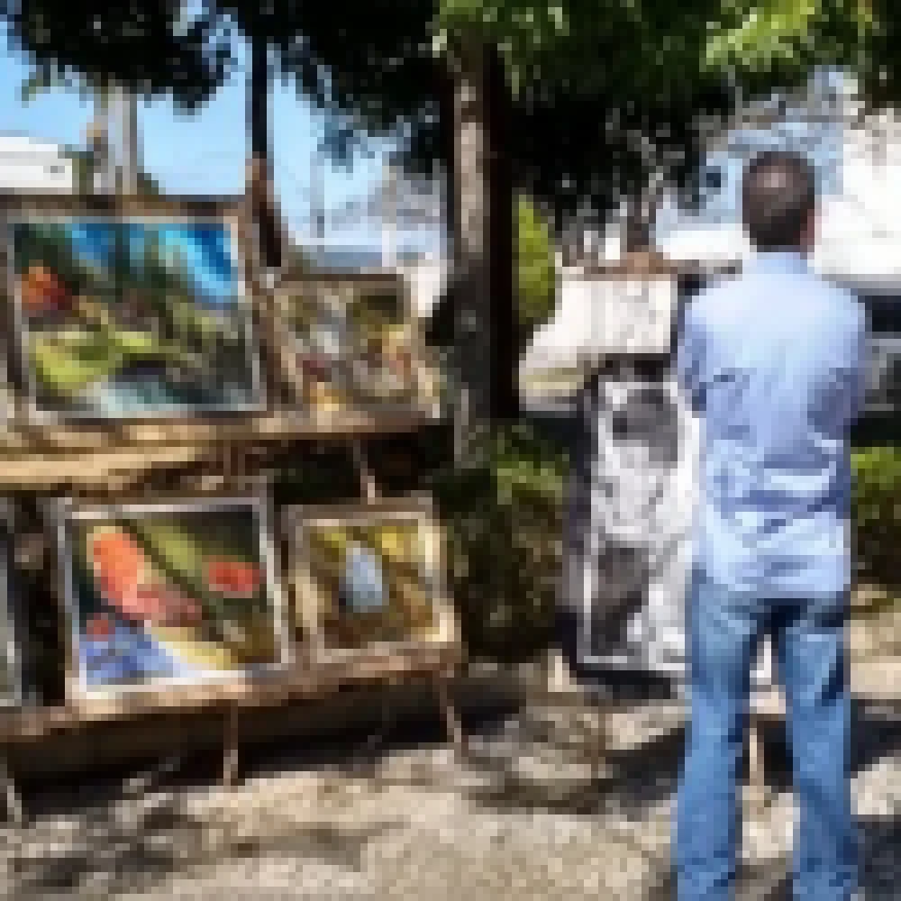 Artistas de Sorocaba e regiÃ£o expÃµem obras na PraÃ§a Pio XII