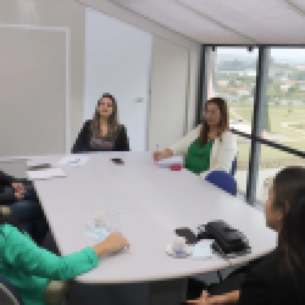 Prefeitura de Sorocaba recebe visita da primeira-dama de AraÃ§ariguama