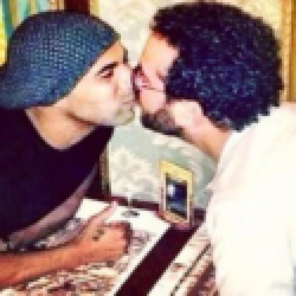 Torcida Organizada protesta contra beijo de Emerson Sheik em Amigo