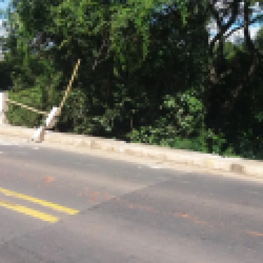 Carro cai da ponte na rodovia Emerenciano Prestes de Barros