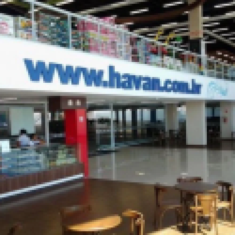 Um mÃªs depois, Megaloja Havan Ã© finalmente inaugurada.